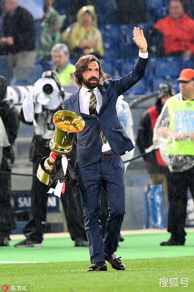 洛杉矶快船训练开放日，冲刺阶段队长鼓劲引欢呼，意大利杯在即，心理建设被强调的简单介绍