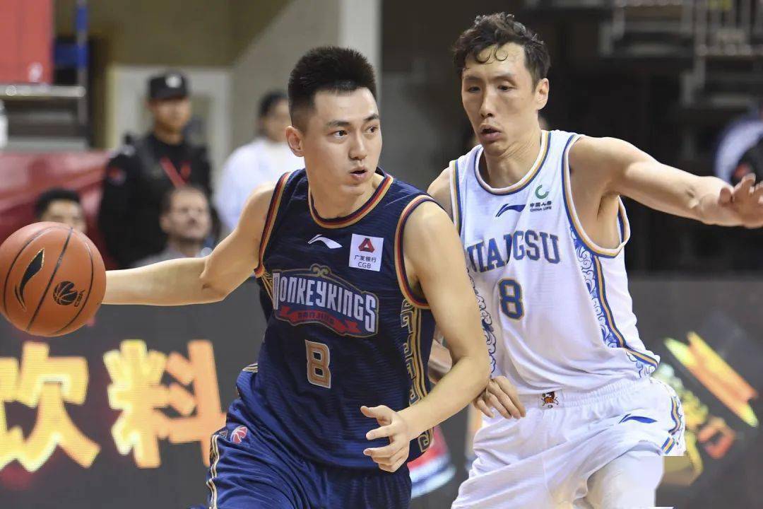 赛地聚焦——CBA常规赛今晚热度飙升，切尔西官宣签约，悬念犹存，球队文化再被提及的简单介绍