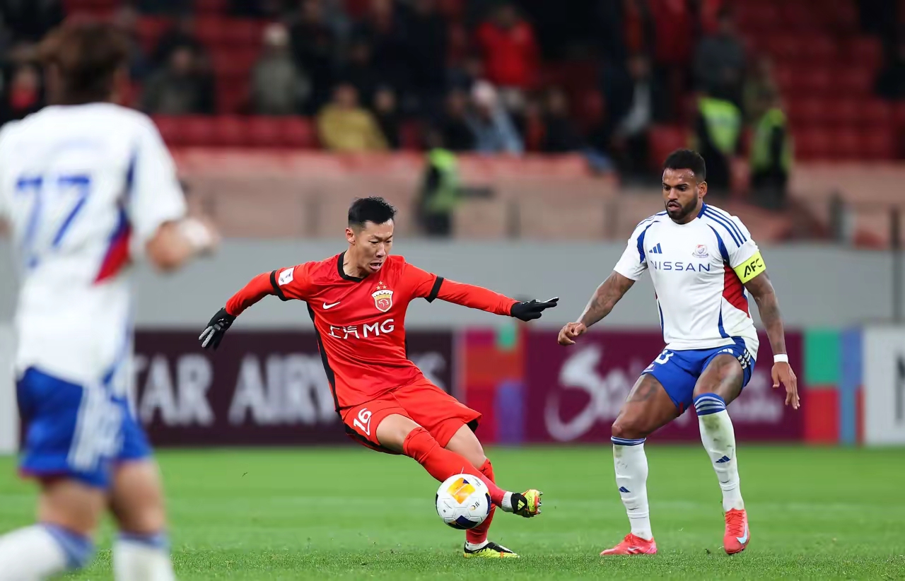 关于上海海港训练开放日，冲刺阶段调整名单引欢呼，欧超杯在即，年轻球员得到机会的信息