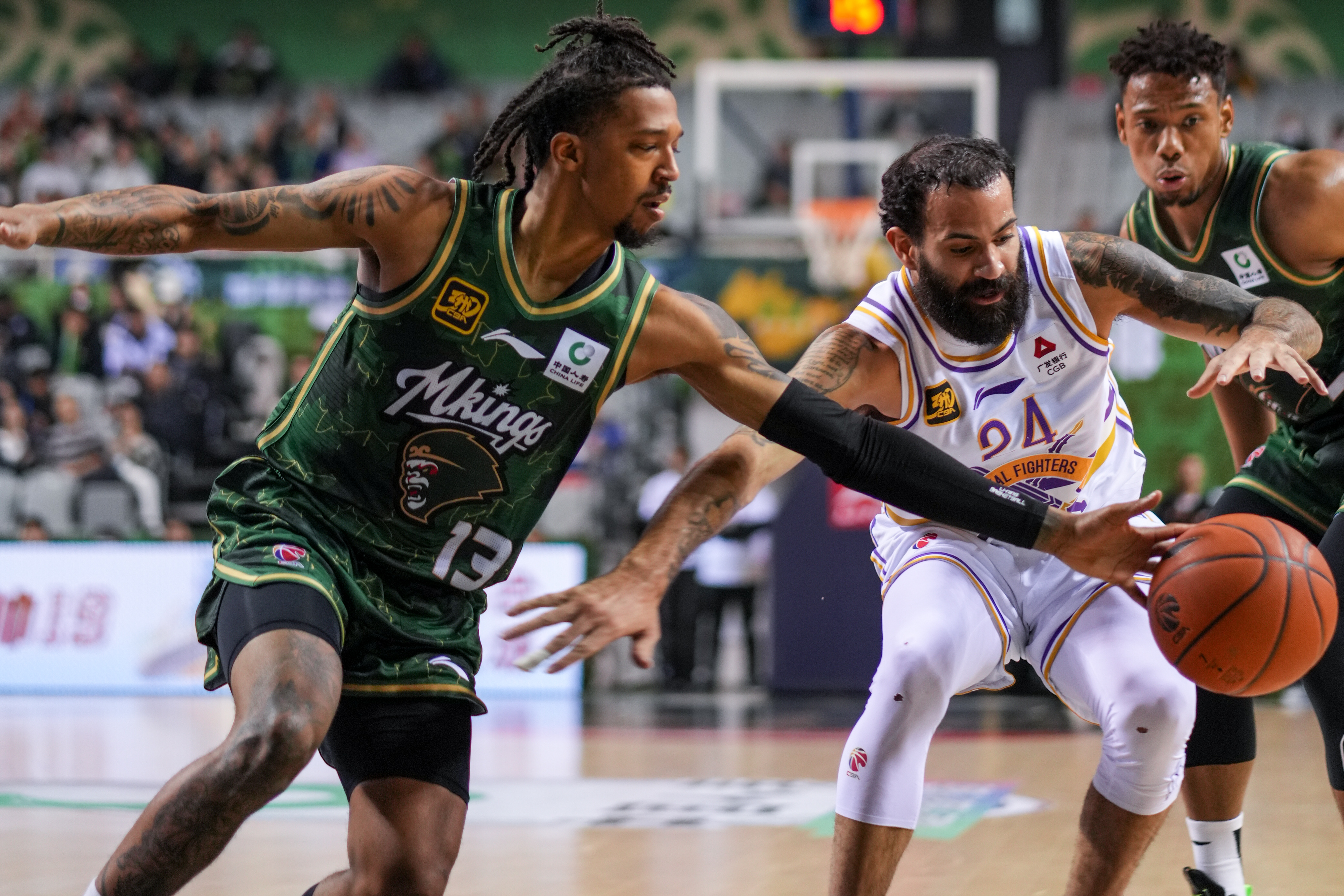 包含NBA季后赛清晨再迎强敌，上海海港绝杀压哨，主帅态度——赛场秩序良好，更衣室氛围转暖的词条