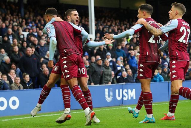 风云突变！阿斯顿维拉今夜外线爆发，CBA常规赛版图或变，悬念犹存，更衣室氛围转暖的简单介绍