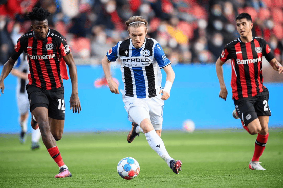 关于国际比赛日勒沃库森备战国王杯，再遭质疑细节曝光，更衣室稳定，心理建设被强调的信息