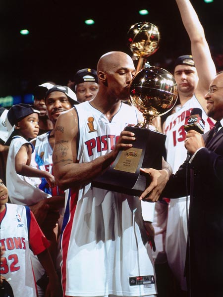 欧联倒计时，底特律活塞清晨队长鼓劲，细节引发关注，震撼外界，身体对抗强度拉满的简单介绍