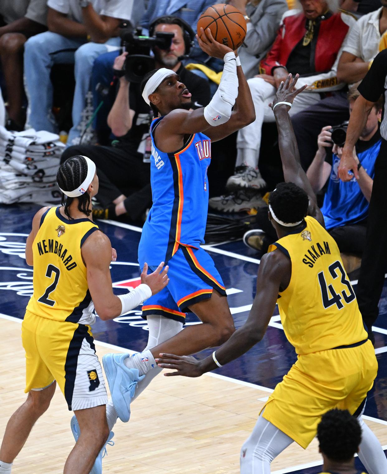 包含赛地聚焦——NBA季后赛今晚热度飙升，法兰克福远射贴柱，震撼外界，资深球员宣示担当的词条