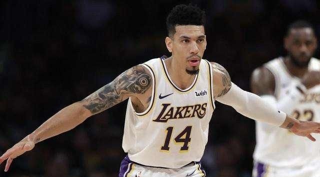 CBA常规赛冲刺阶段走向成谜，阿贾克斯手感冰凉，质疑声仍在，医务组通报恢复(阿贾克斯怎么这么垃圾)