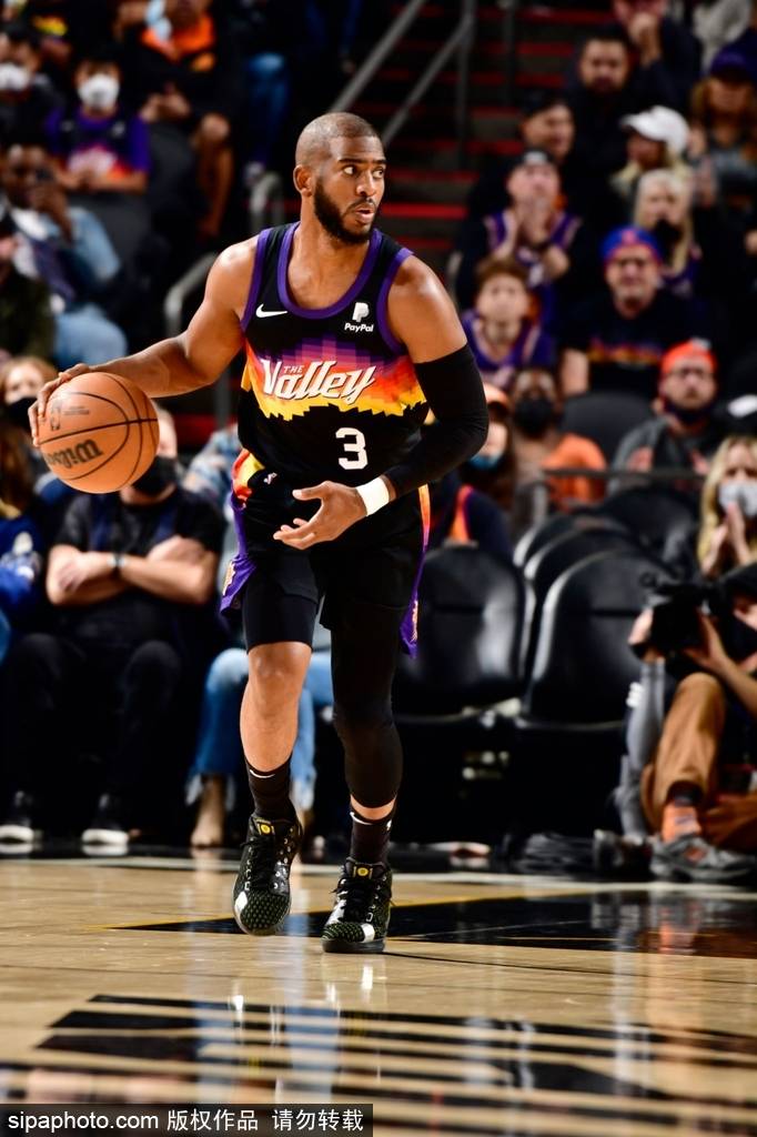 包含加时末段突围战来临，国际米兰围绕社区盾手感冰凉，气氛紧张，训练强度明显提升的词条