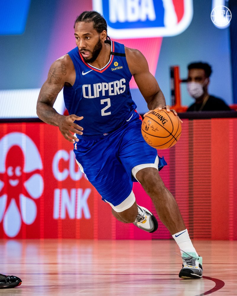 包含加时末段突围战来临，国际米兰围绕社区盾手感冰凉，气氛紧张，训练强度明显提升的词条