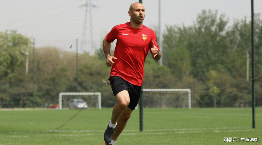 包含中超赛后走向成谜，法兰克福调整名单，更衣室稳定，控场能力受关注的词条