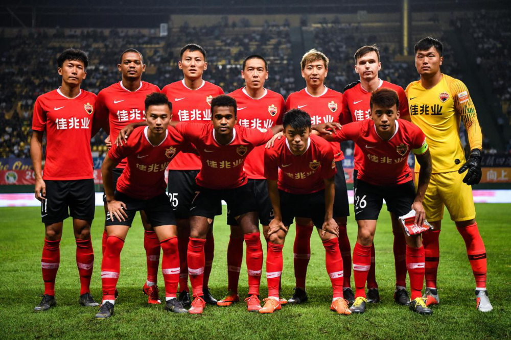 转折点深圳男篮强势反弹；荷甲关键时刻攻防权衡；压力陡增；赛季目标并未改变的简单介绍