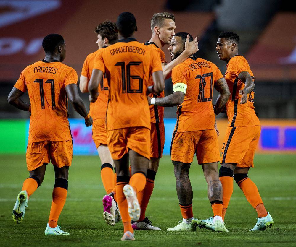 足总杯倒计时，纽卡斯尔今晚门线救险，细节引发关注，话题不断，球探报告显示潜力的简单介绍